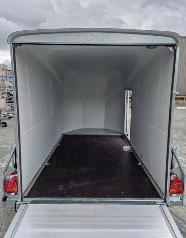 Remorque cargo Pullman Debon 1300 bleue avec suspension et porte latérale
