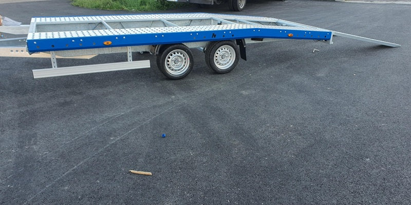Porte-voitures Boro JUPITER 450 x 200 cm 2700 kg PTAC + accessoires offerts
